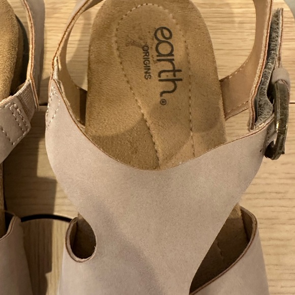 Earth Origins‎ Women's Beige Sandals size 8 comfortable - Picture 2 of 6